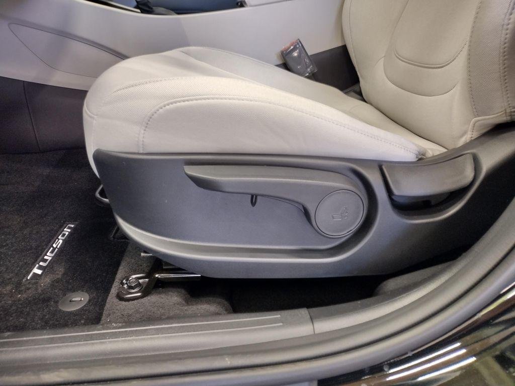 New 2026 Phantom Black Hyundai SE image 20