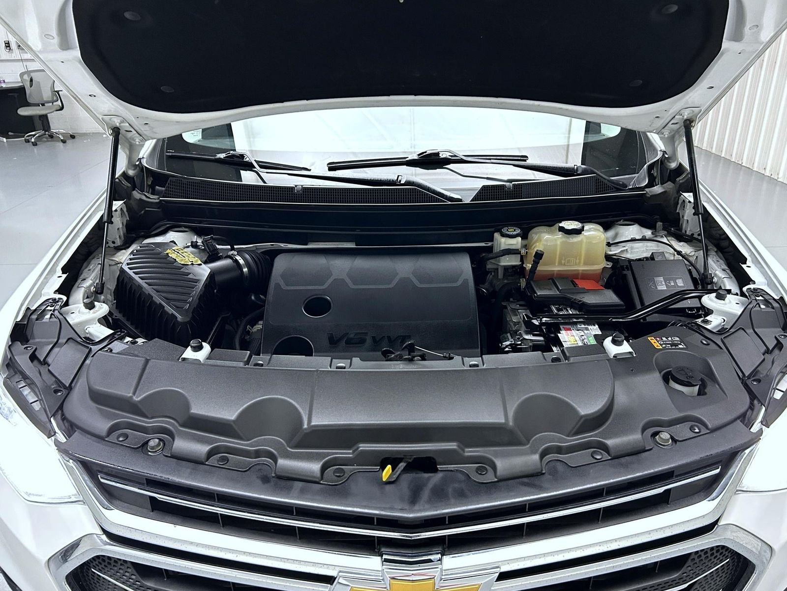 Used 2019 White Chevrolet 3LT image 25