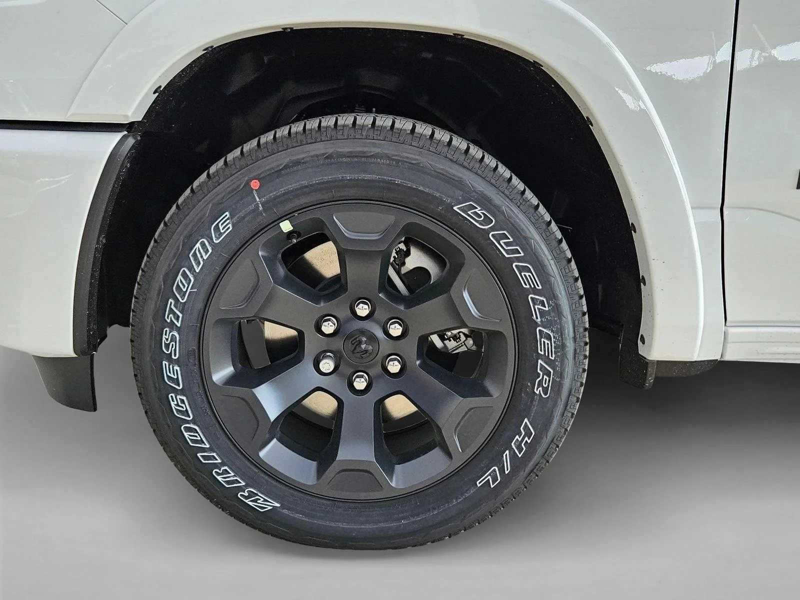 New 2026 Bright White Clear-Coat Exterior Paint RAM Lone Star image 10