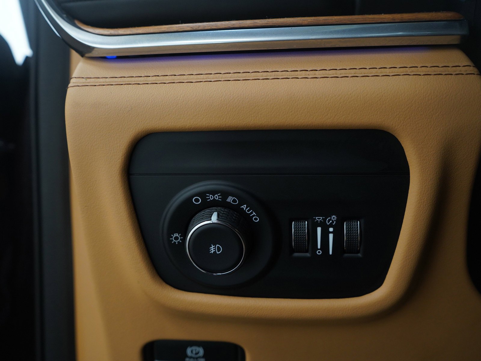 Used 2022 Ember Pearlcoat Jeep Summit image 29