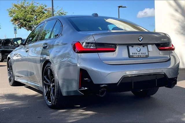 Used 2023 Skyscraper Grey Metallic BMW 330i image 10