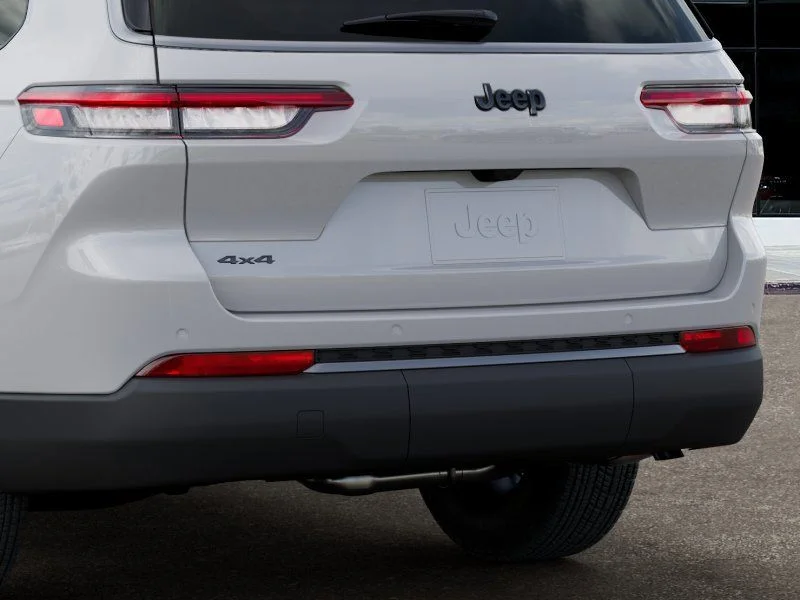 New 2026 Bright White Clear-Coat Exterior Paint Jeep Laredo image 13