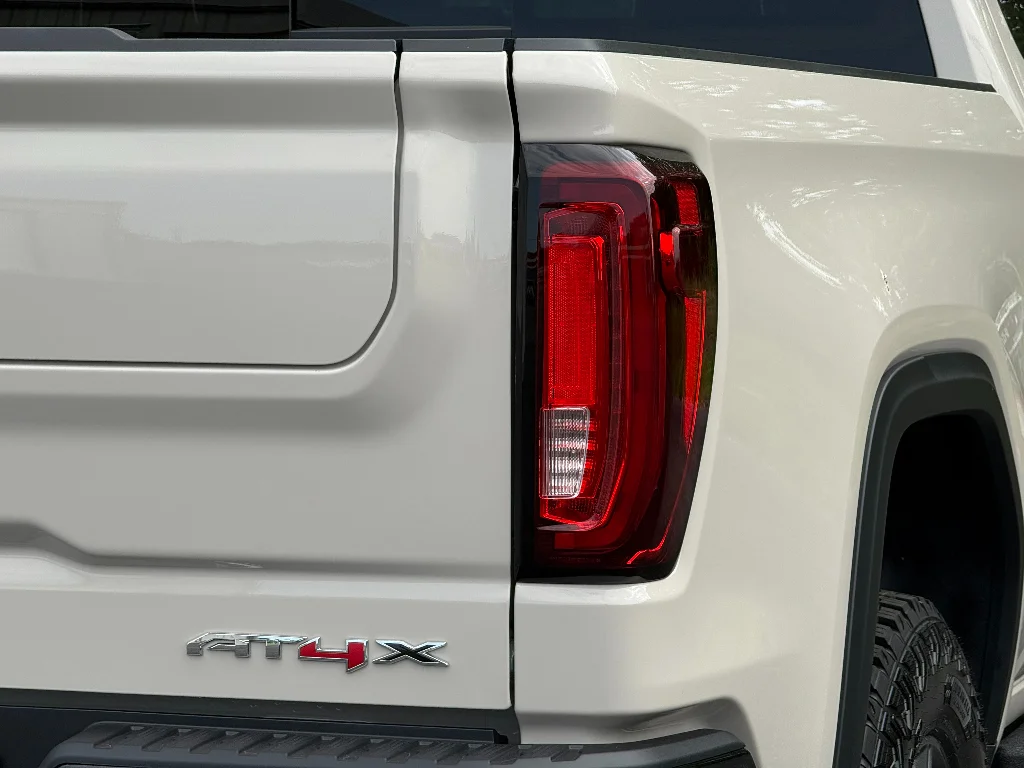 2026 GMC Sierra 1500 AT4X - Photo 9