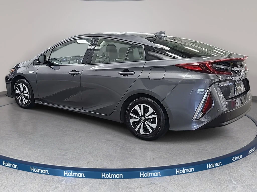 Used 2018 Gray Toyota Advanced image 9