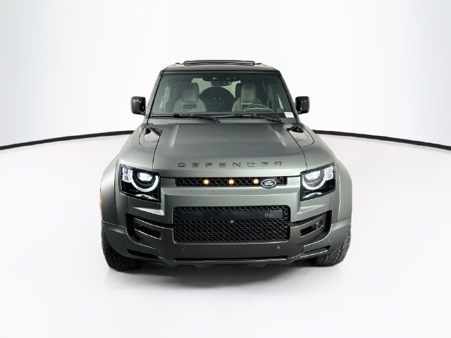 Certified Used 2025 Faroe Green Land Rover OCTA image 2