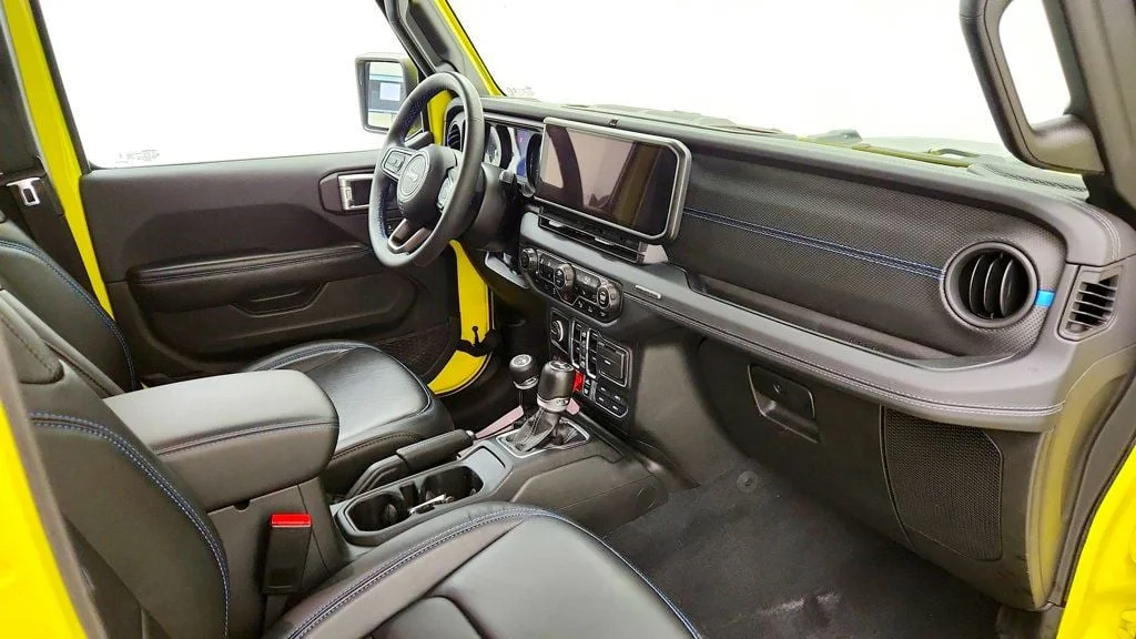 Used 2024 High Velocity Clearcoat Jeep Rubicon X 4x4 w/ Sky One-Touch Power Top & Nappa Leathe image 25