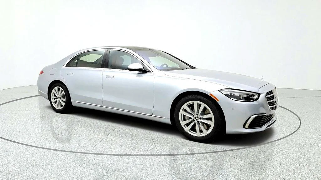 Used 2026 Cirrus Silver Metallic Mercedes-Benz S 580 4MATIC® Sedan w/ Nappa Leather & Wood Trim image 3