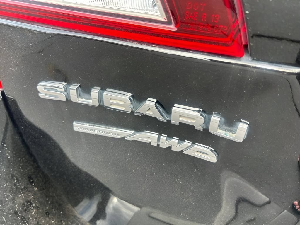 Used 2018 Crystal Black Silica Subaru 2.5i image 8