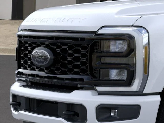 New 2026 Star White Metallic Tri-Coat Ford Lariat image 17