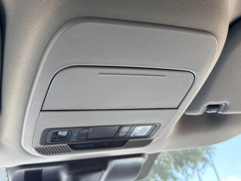 Used 2022 White Ford XLT image 25