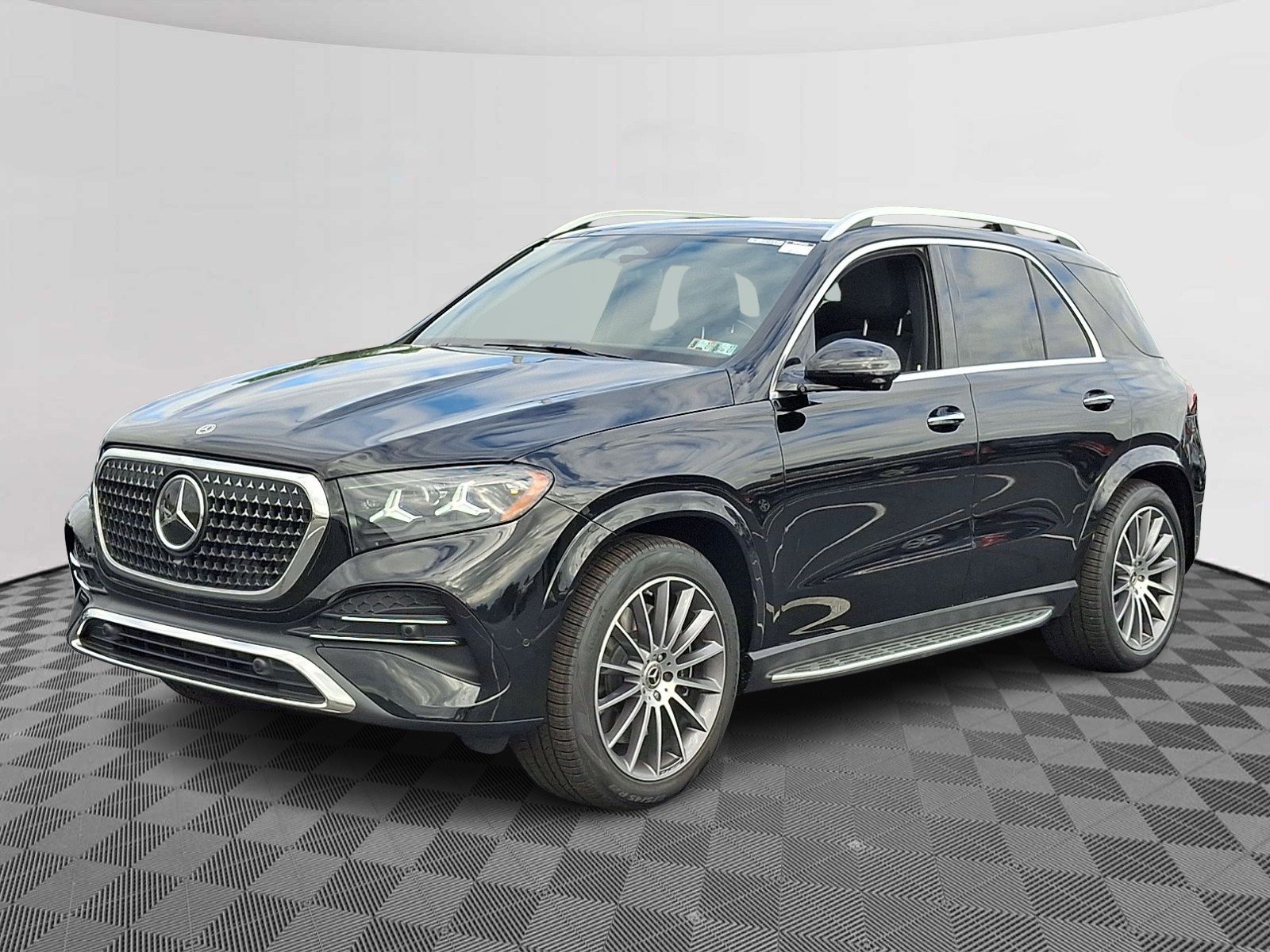 New 2027 Obsidian Black Metallic Mercedes-Benz GLE 450 image 3