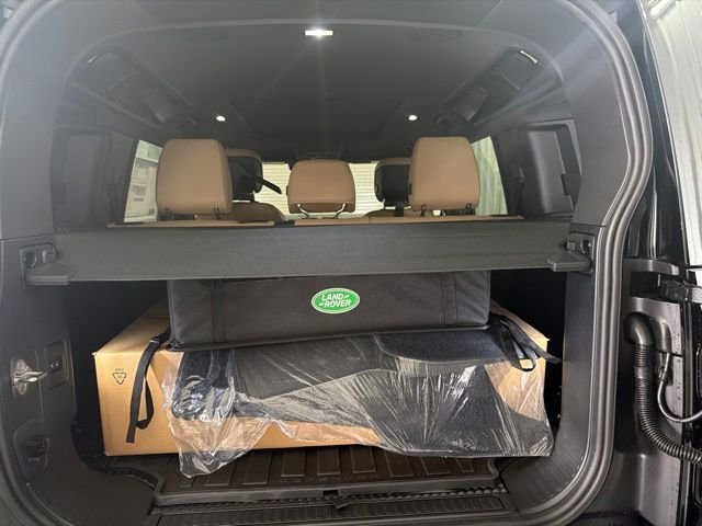 New 2026 Santorini Black Land Rover X-Dynamic SE image 28