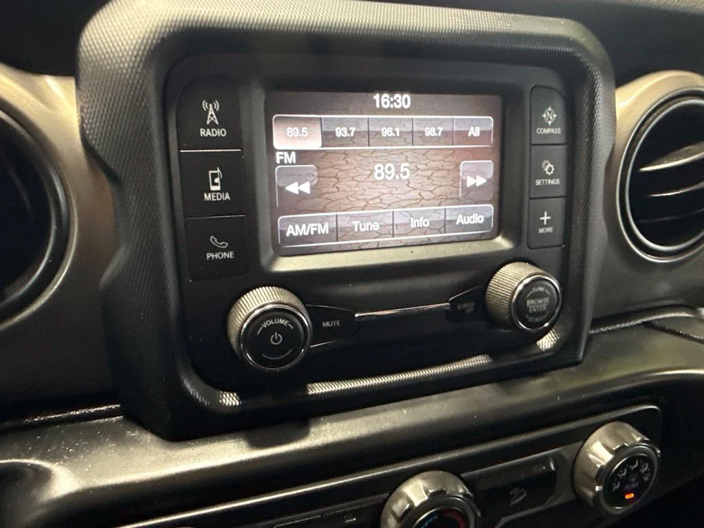 Used 2019 Gray Jeep Sport S image 24
