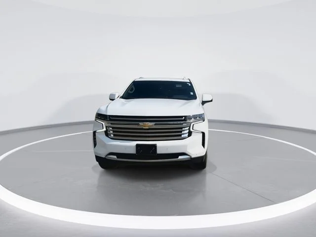 Used 2023 White Chevrolet High Country image 4