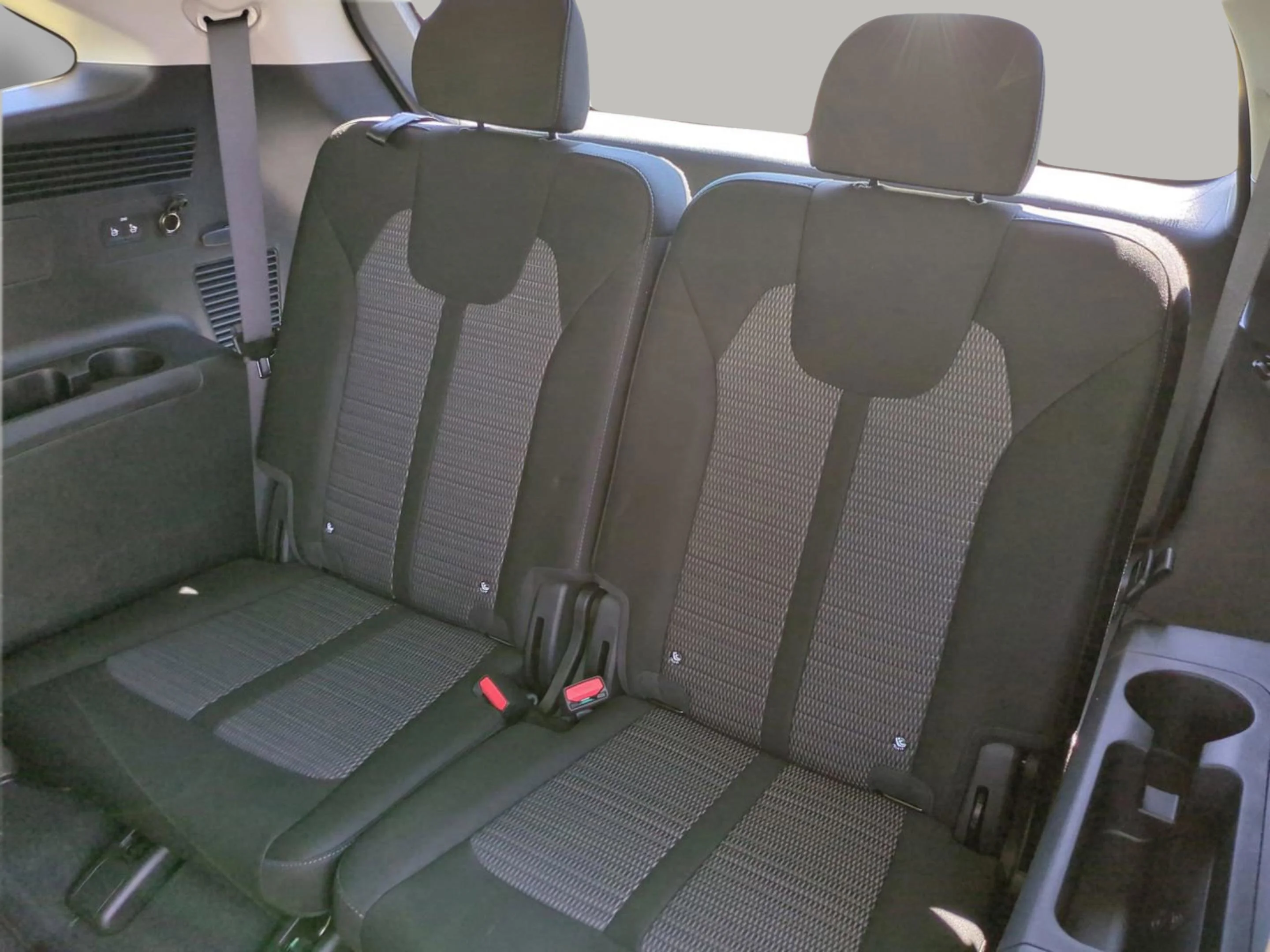 New 2026 Ivory Silver Kia LX image 17