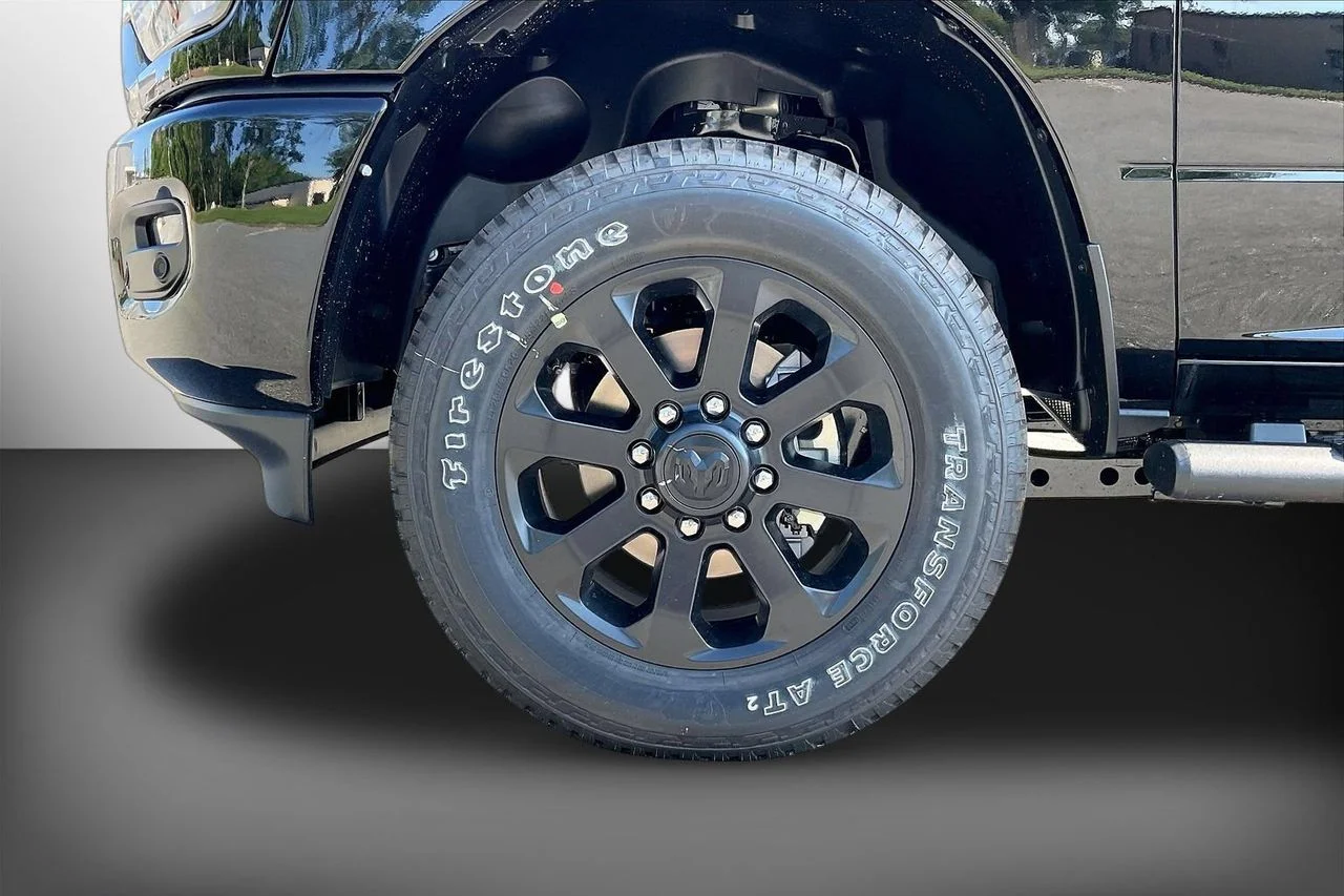 New 2026 Diamond Black Crystal Pearlcoat RAM  image 31