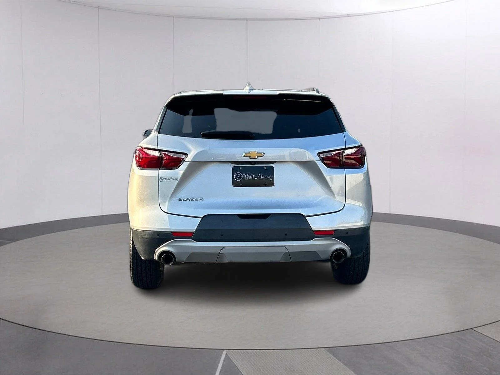 Used 2021 SILVER ICE METALLIC Chevrolet LT image 4