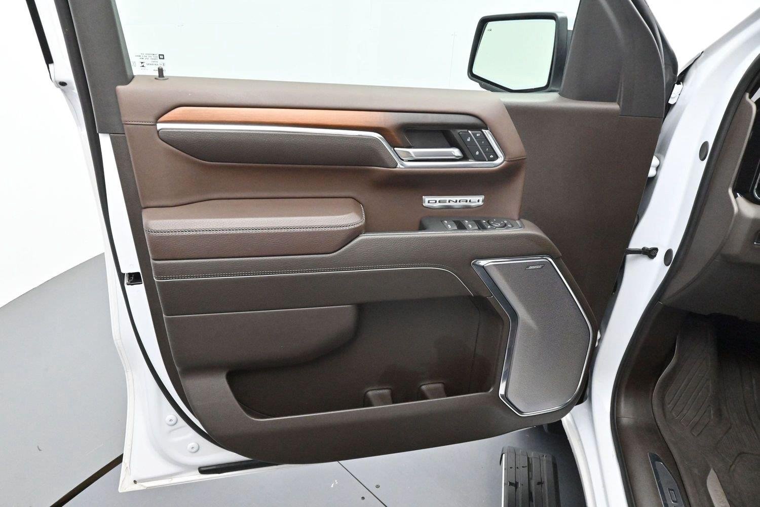 Used 2024 White Frost Tricoat GMC Denali image 9
