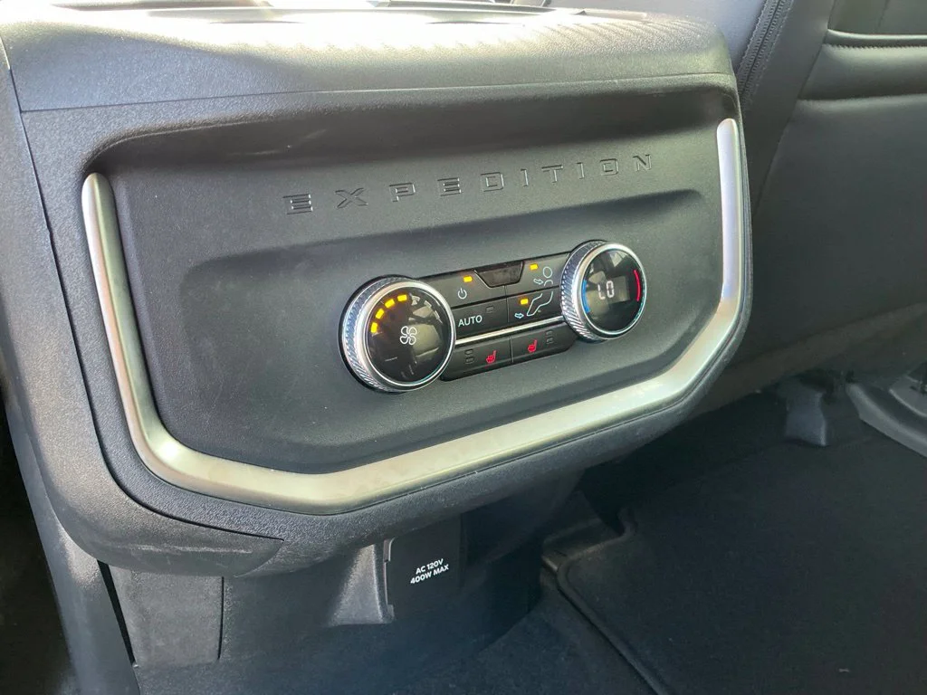 Used 2025 Black Ford Platinum image 28