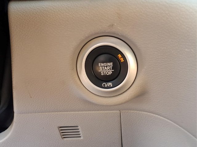 Used 2024  Chrysler Touring L image 8