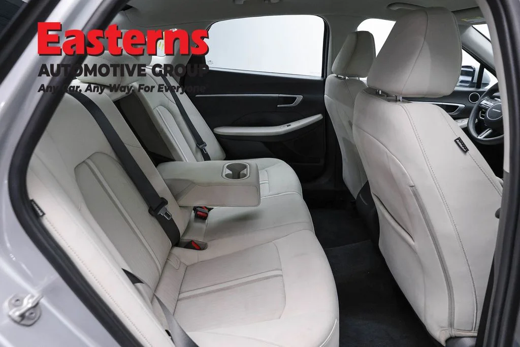 Used 2025 Silver Hyundai SEL image 24