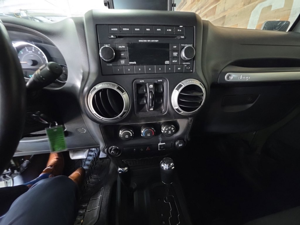 Used 2016 Tank Clearcoat Jeep Unlimited Rubicon image 11