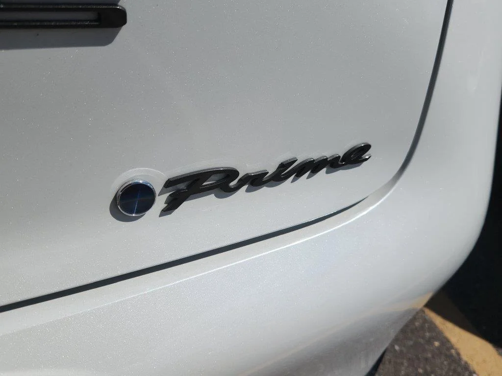 Used 2023 Wind Chill Pearl Toyota XSE image 22
