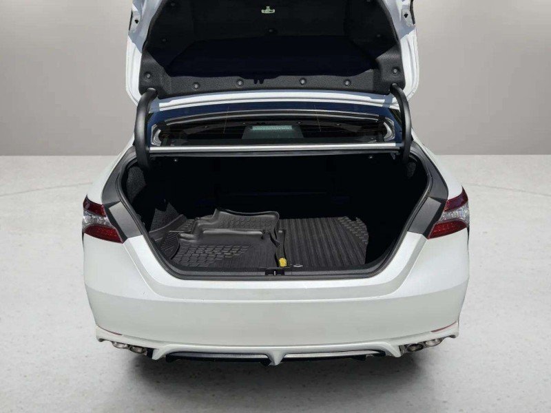 Used 2019 Wind Chill Pearl Toyota XSE image 31