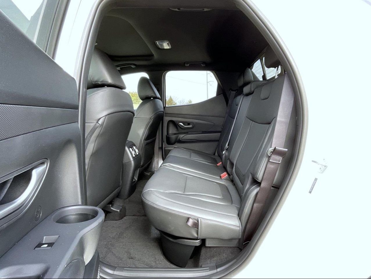 New 2026 White Hyundai SEL image 20