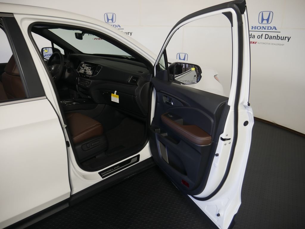 New 2026 Platinum White Pearl Honda RTL image 7