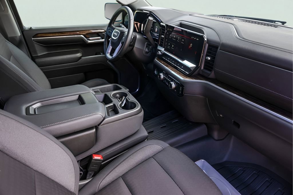 Used 2024 Sterling Metallic GMC Elevation image 31