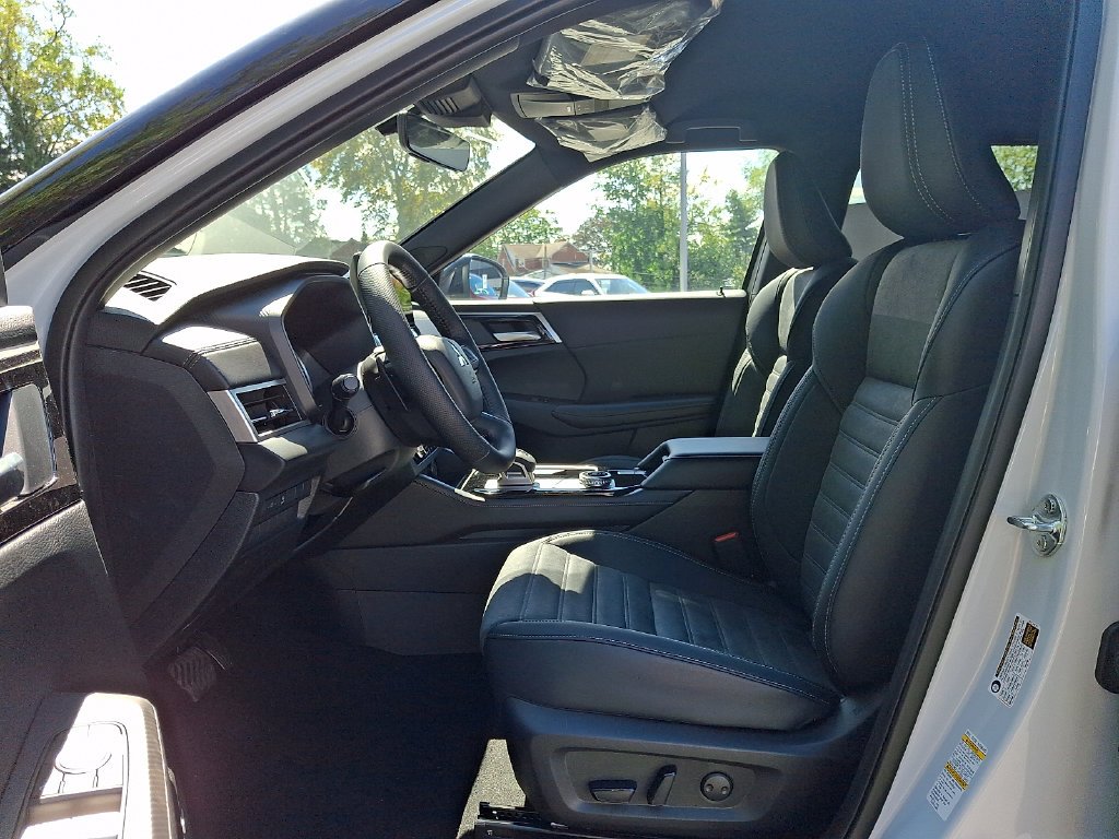New 2026 White Mitsubishi LE 1.5T S-AWC image 7