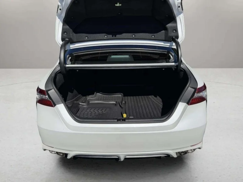 Used 2019  Toyota XSE image 31