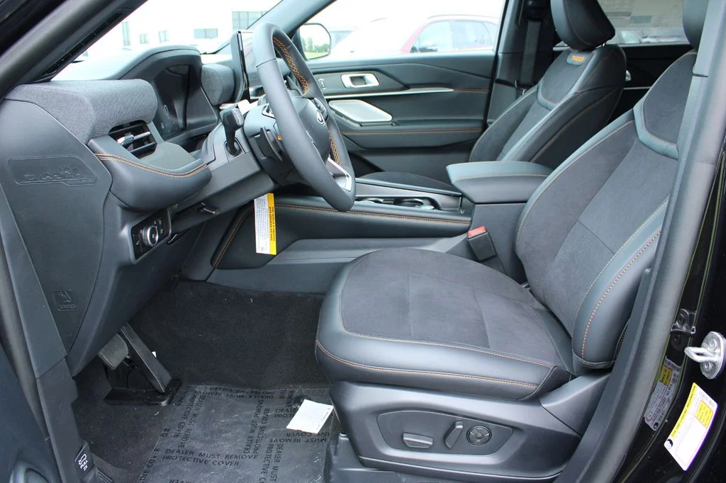 New 2026 Agate Black Metallic Ford Tremor® image 36