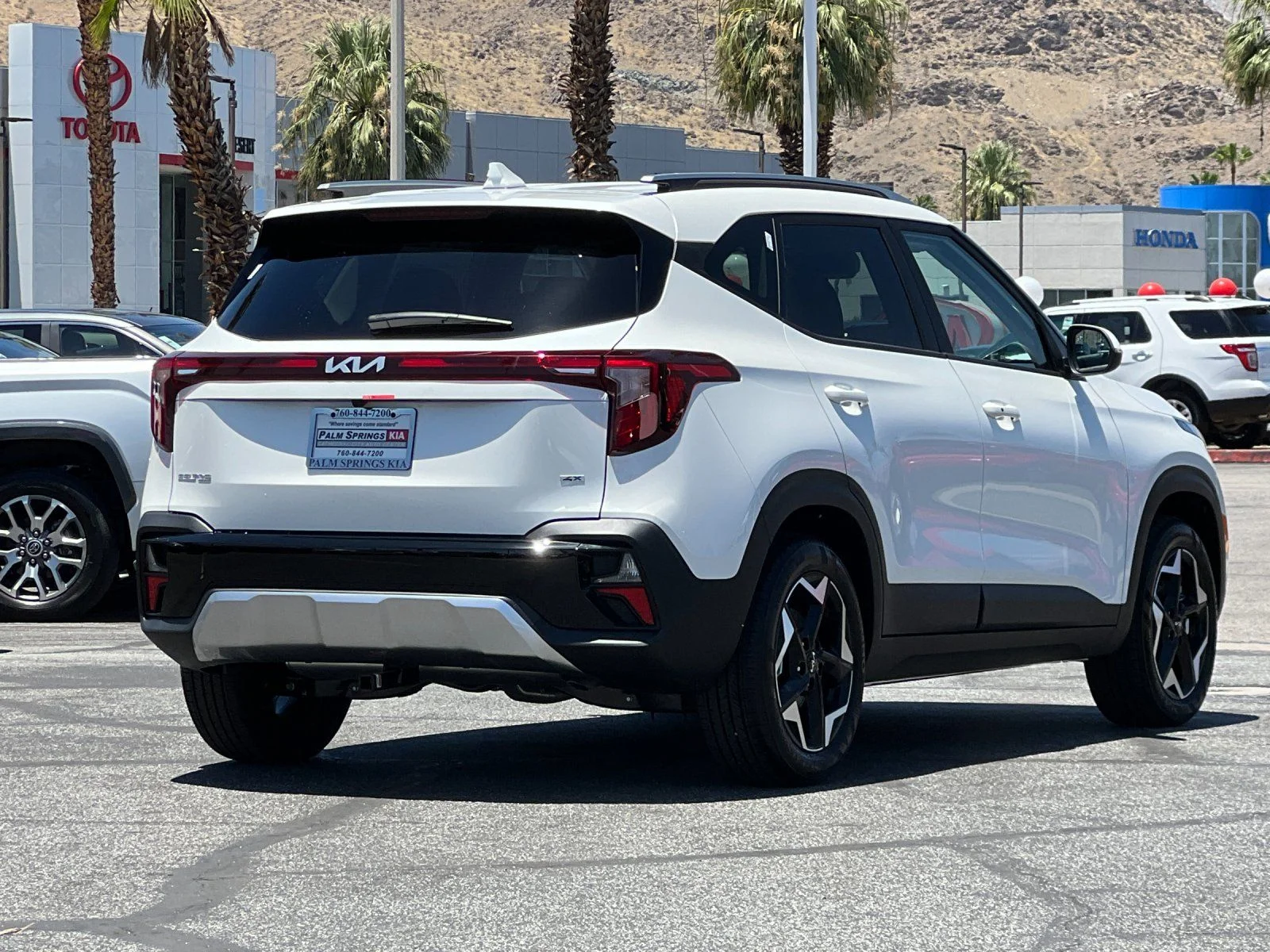 New 2026 White Kia S image 3