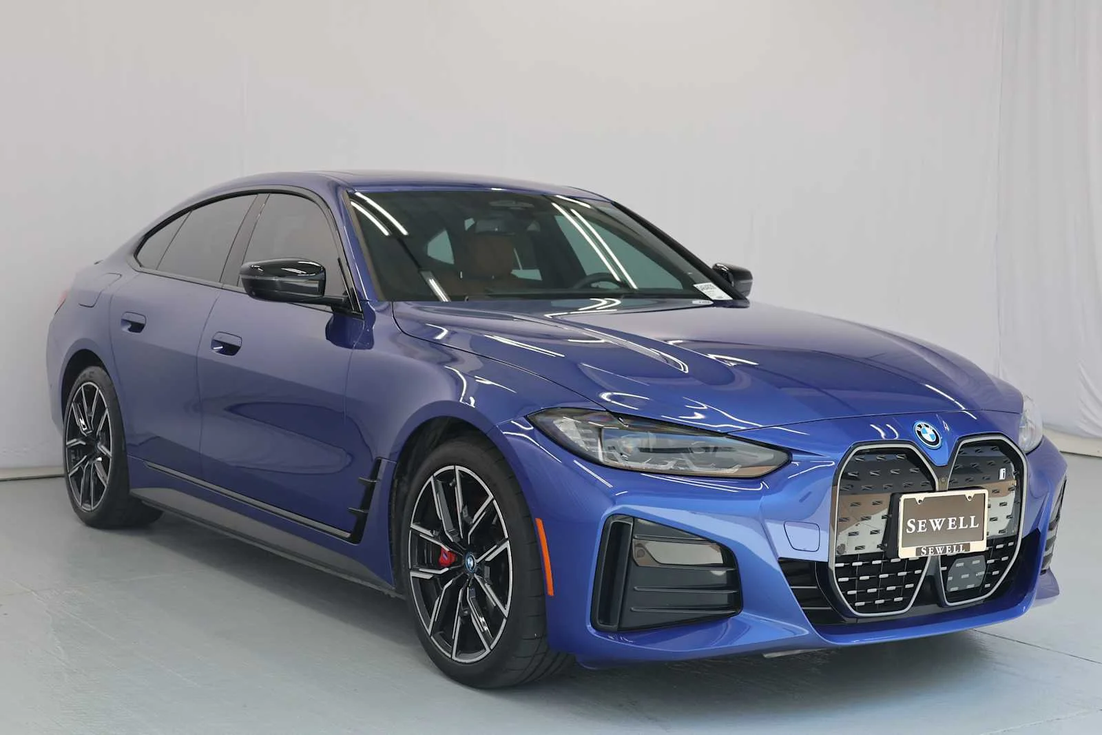 Used 2023 Portimao Blue Metallic BMW eDrive40 image 4