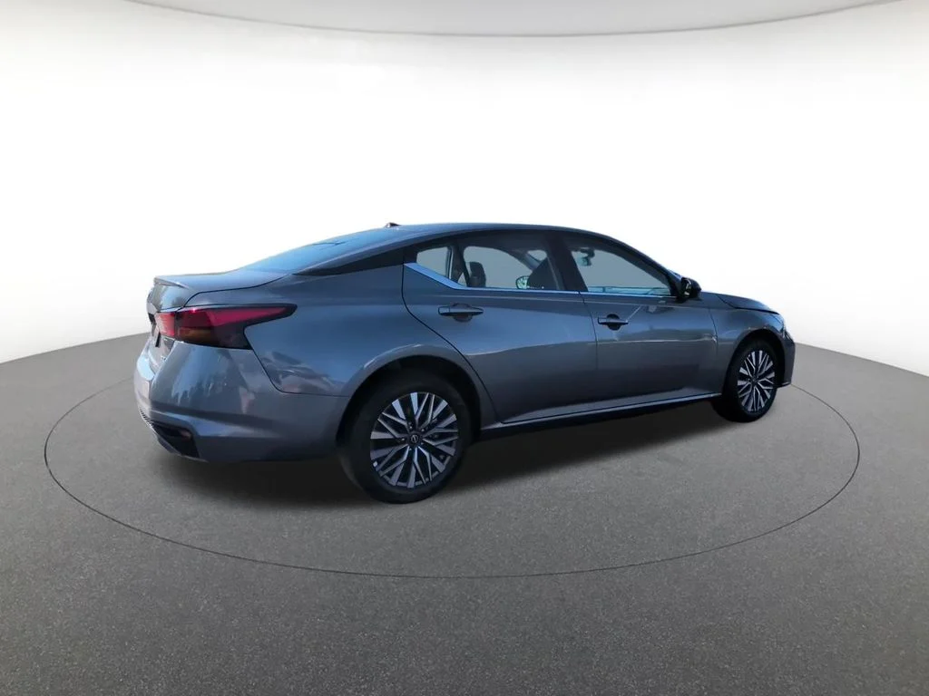 Used 2026 Gray Nissan 2.5 SV image 6