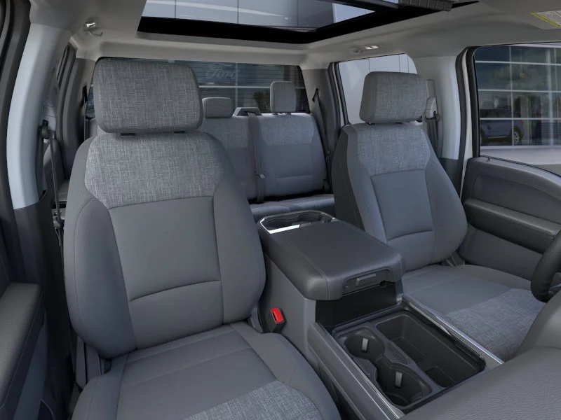 New 2026 Oxford White Ford F-250® XLT image 32