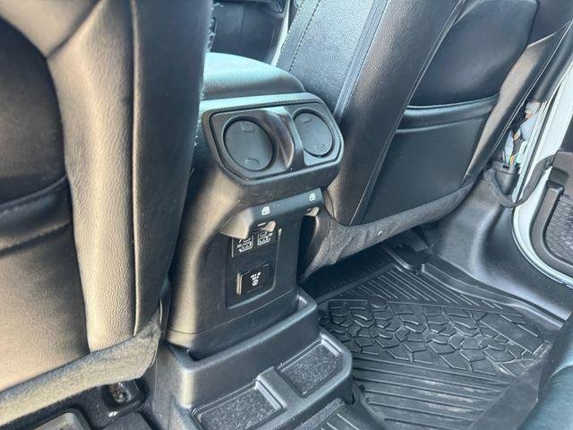 Used 2022 White Jeep Unlimited Sahara image 12