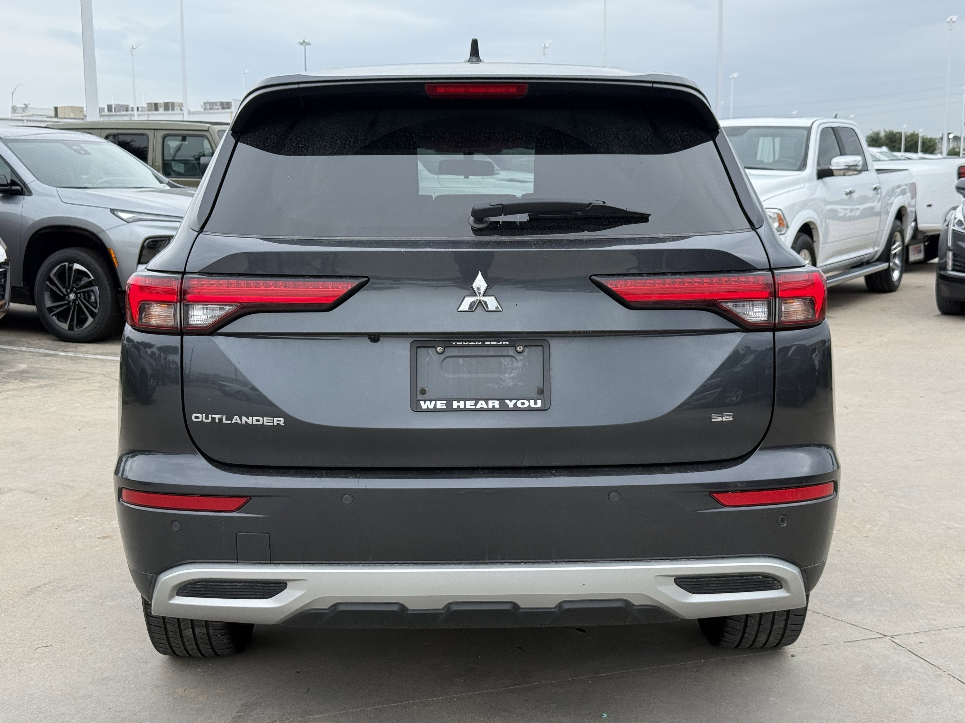 Used 2024 Gray Mitsubishi SE image 5