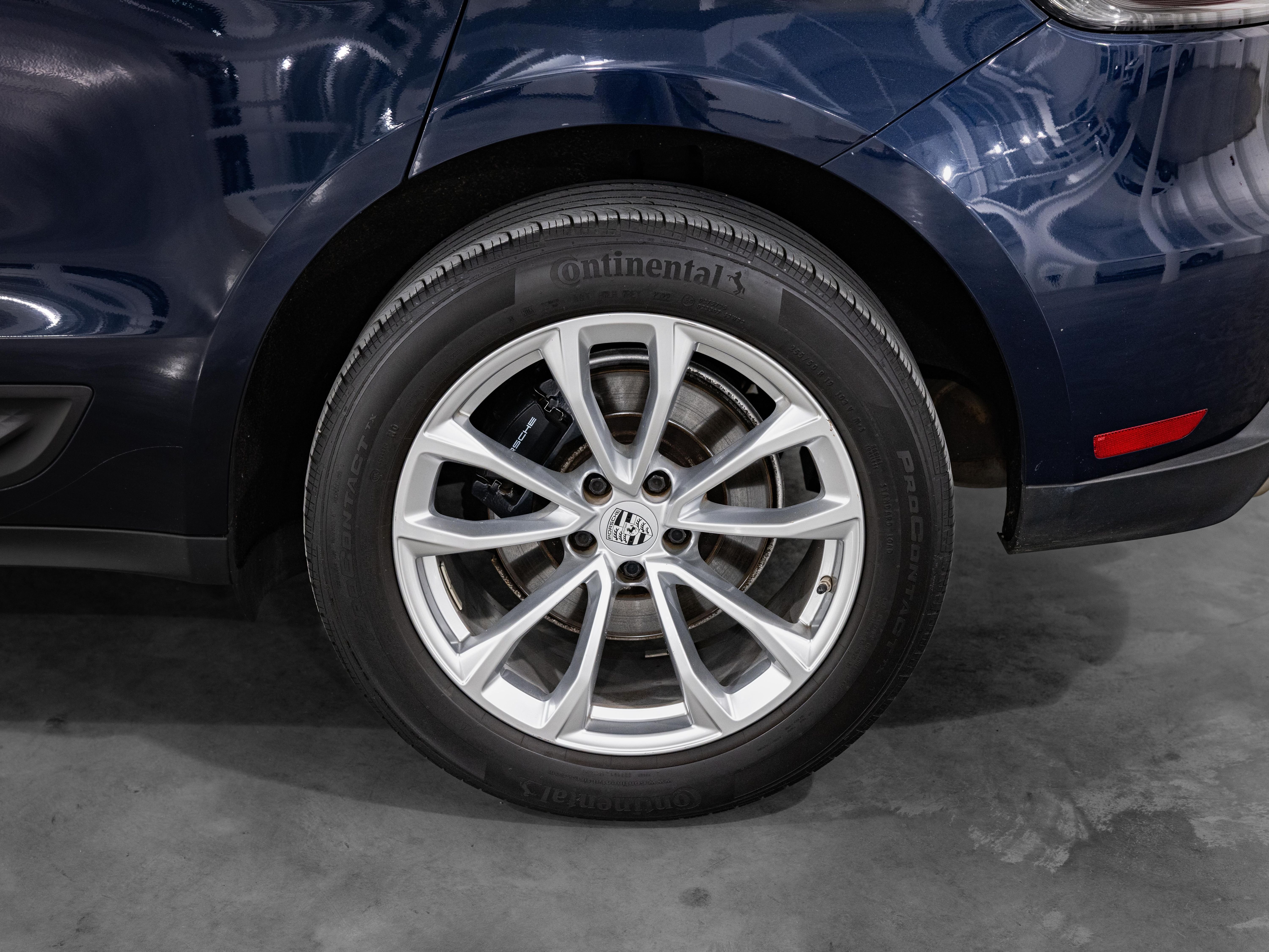 Certified Used 2023 Blue Porsche Base image 32