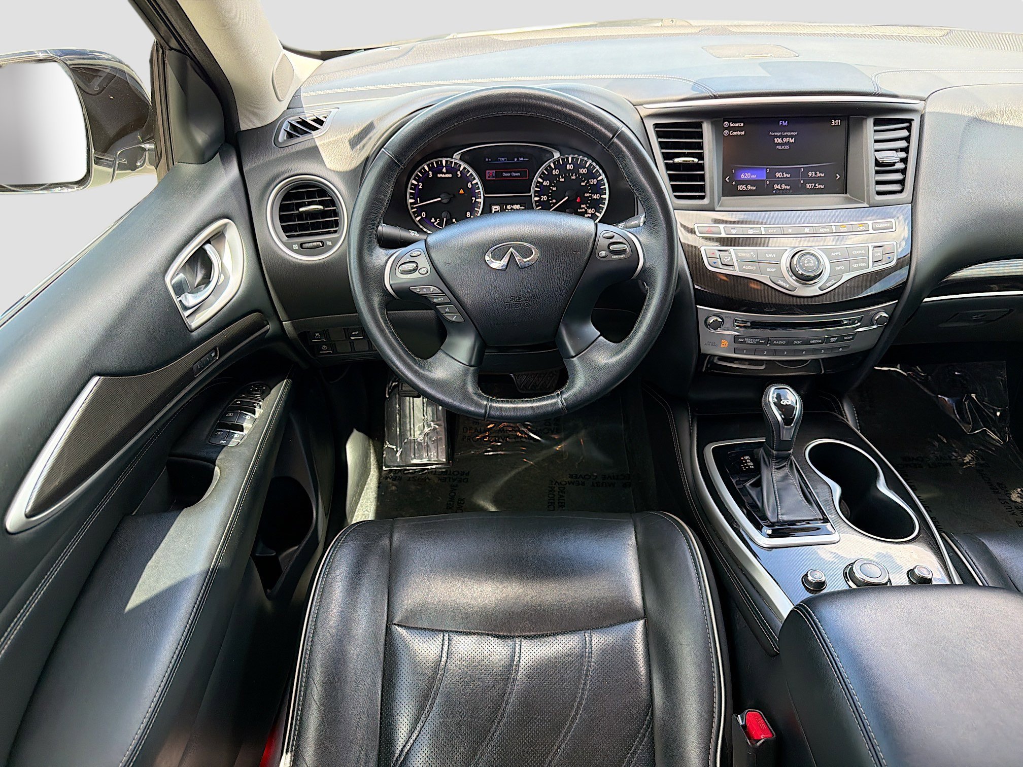 Used 2017 Majestic White INFINITI Base image 16