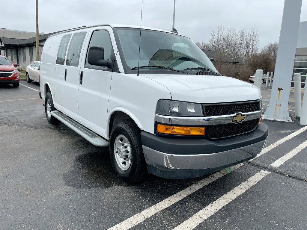 Used 2024 Summit White Chevrolet 2500 image 31
