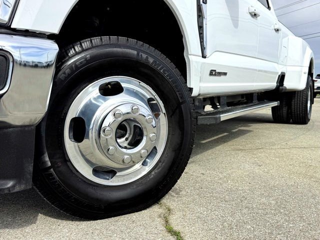 Used 2026 White Ford Lariat image 2