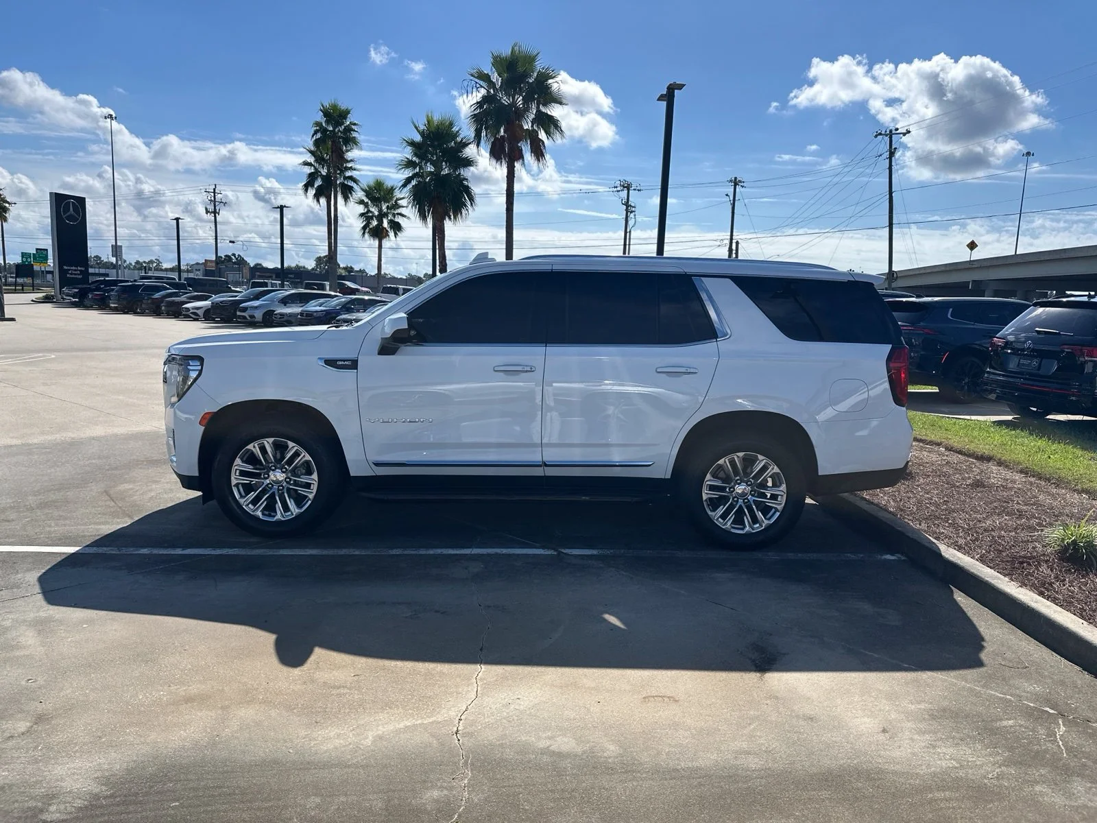 2021 GMC Yukon SLT