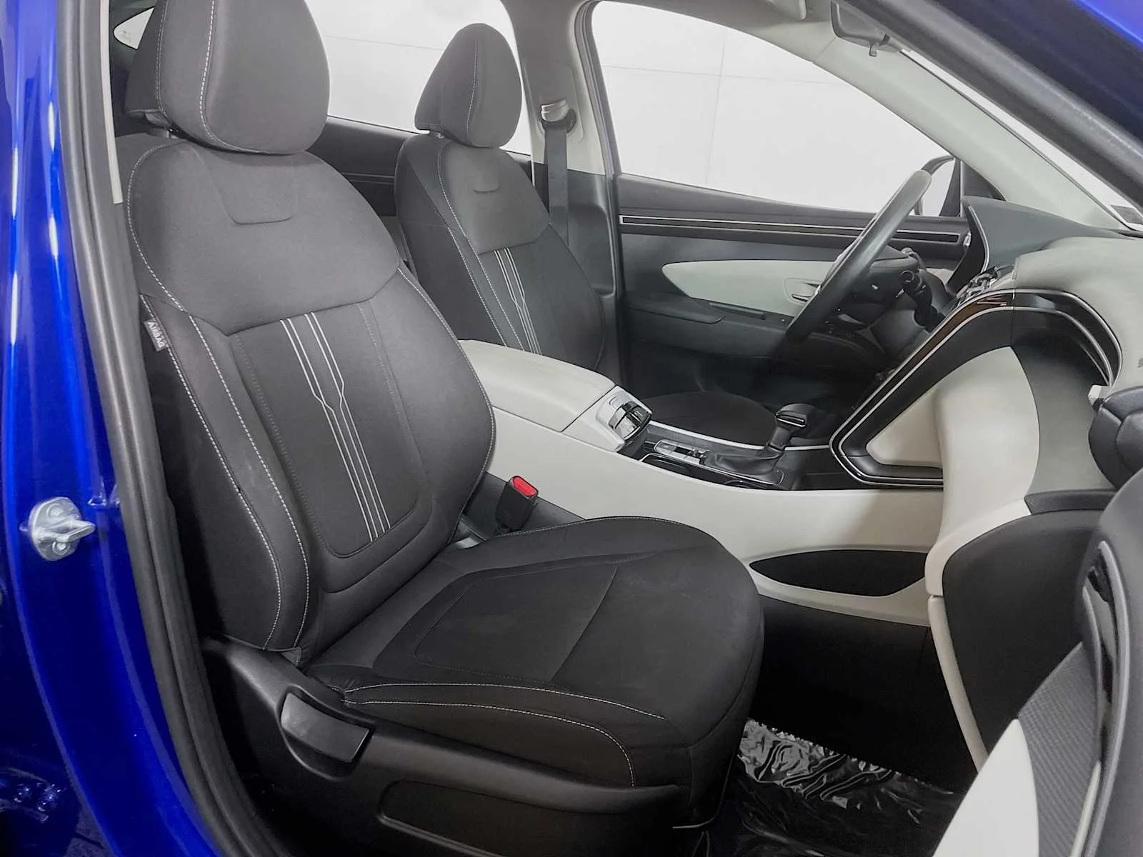Used 2024 Intense Blue Hyundai SEL image 25