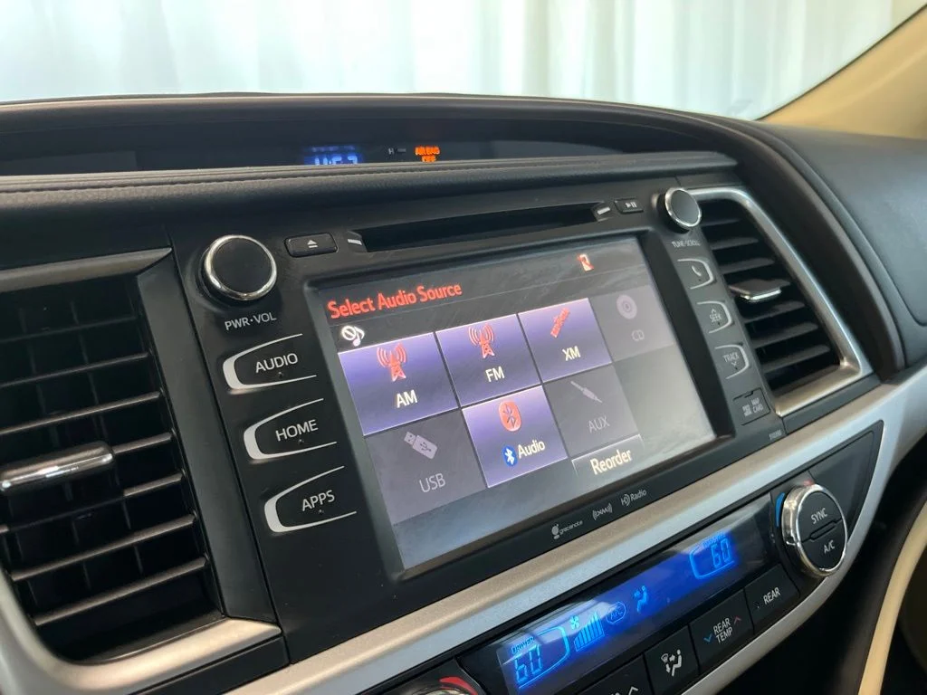 Used 2019 Red Toyota XLE image 12