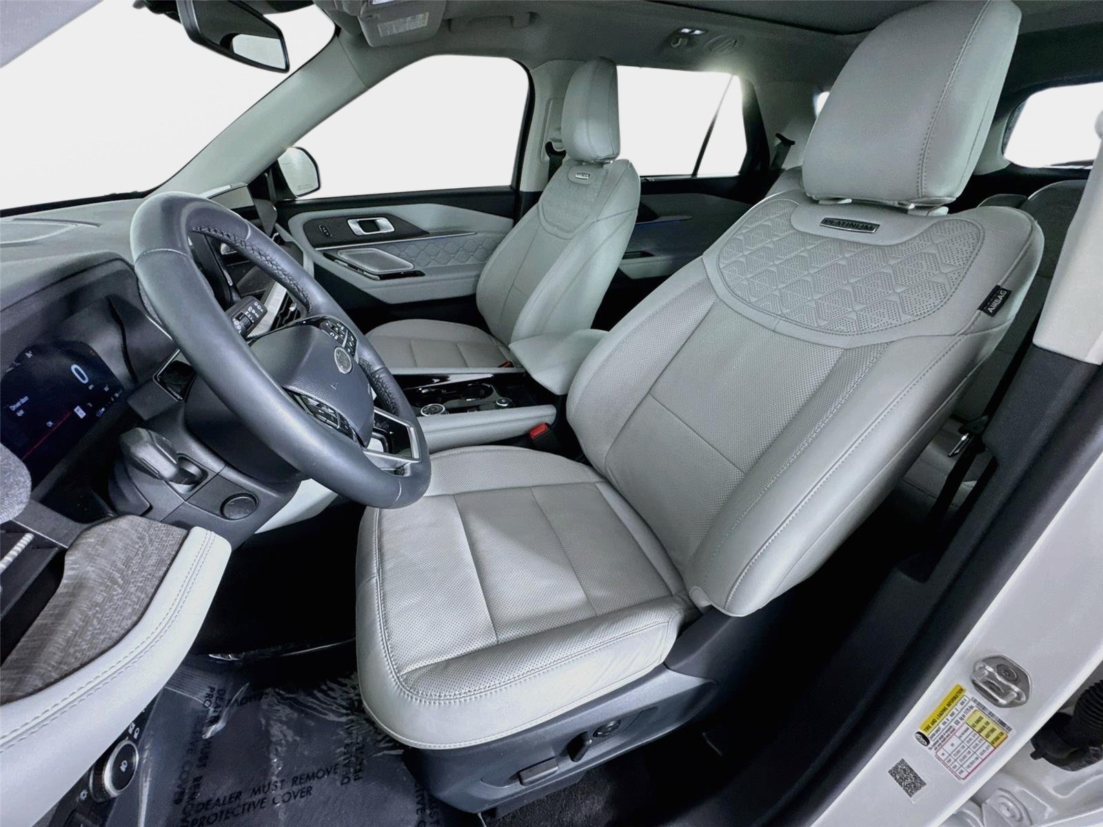 Used 2025 White Metallic Ford Platinum image 11