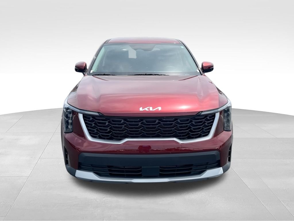 Used 2025 Red Kia LX image 3
