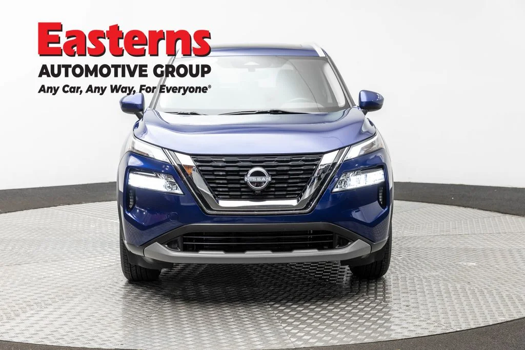 Used 2023 Blue Nissan SV image 2